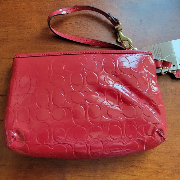 NWT Coach Embossed Liquid Gloss medium Wristlet in red patent leather - Picture 4 of 9